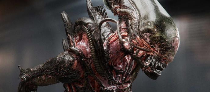 Detailed view of Alien from the Alien: Romulus film in front of a blurred background