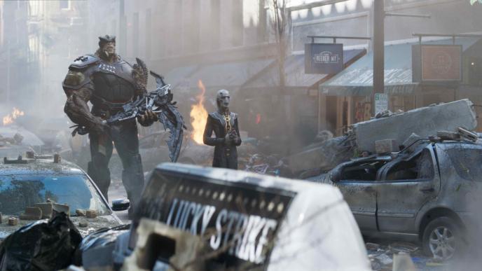 ebony maw and cull obsidian walking through a destroyed city