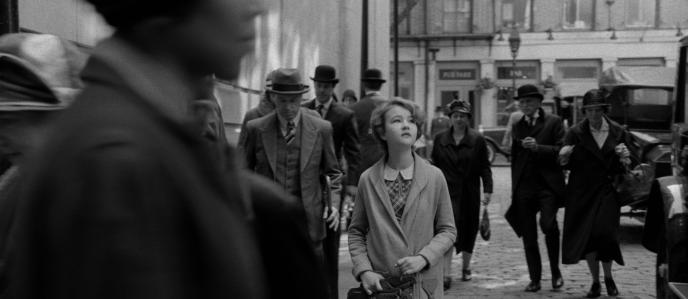 a crowd set in 1920s new york