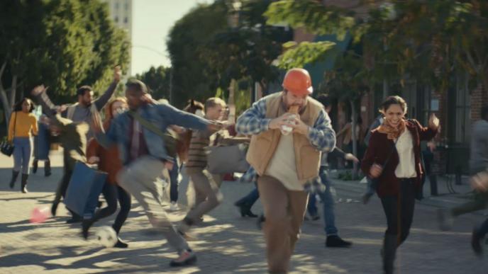 people in a hurry dashing in all directions