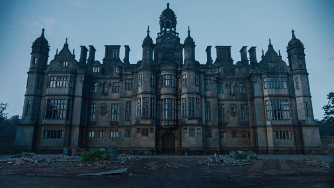 front view of the mansion from the secret garden standing tall