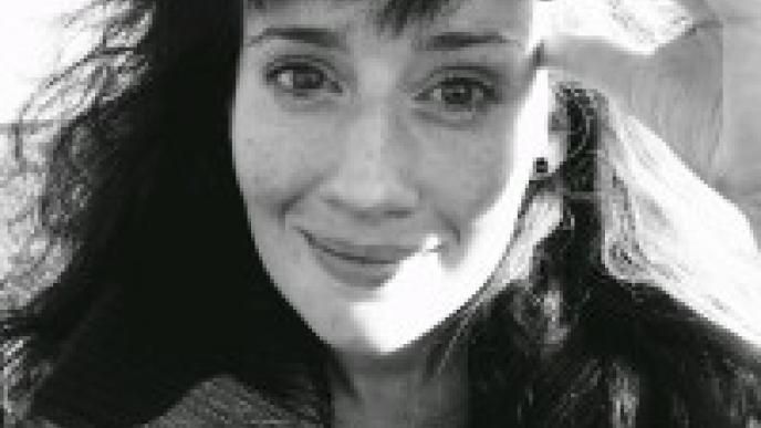 A black and white photo of Maike Fiene