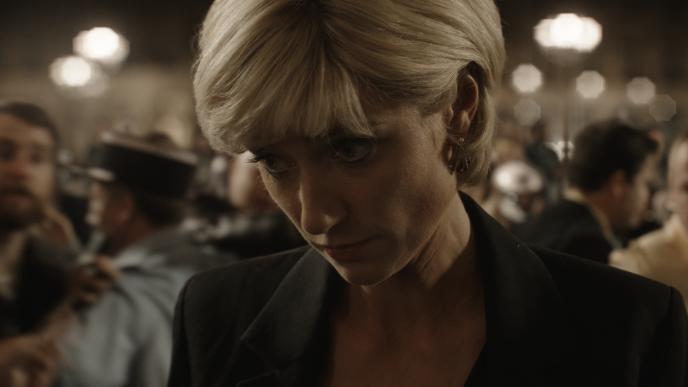 Elizabeth Debicki, playing Princess Diana final shot