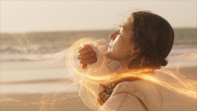 Rosamund Pike as Moraine, using magical powers.