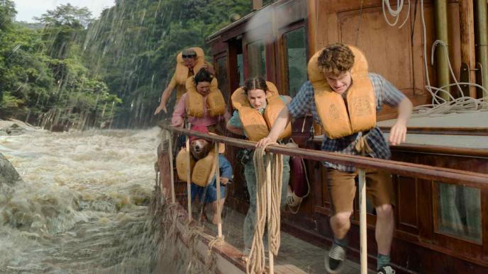 The cast of Paddington in Peru on a boat set with a CGI background