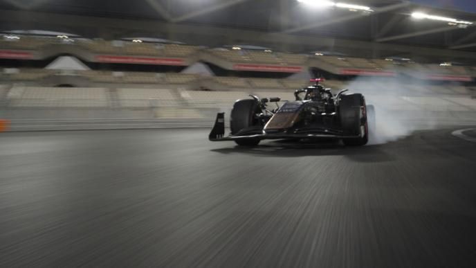 F1 empty tracks & audience crowd work sequence before image